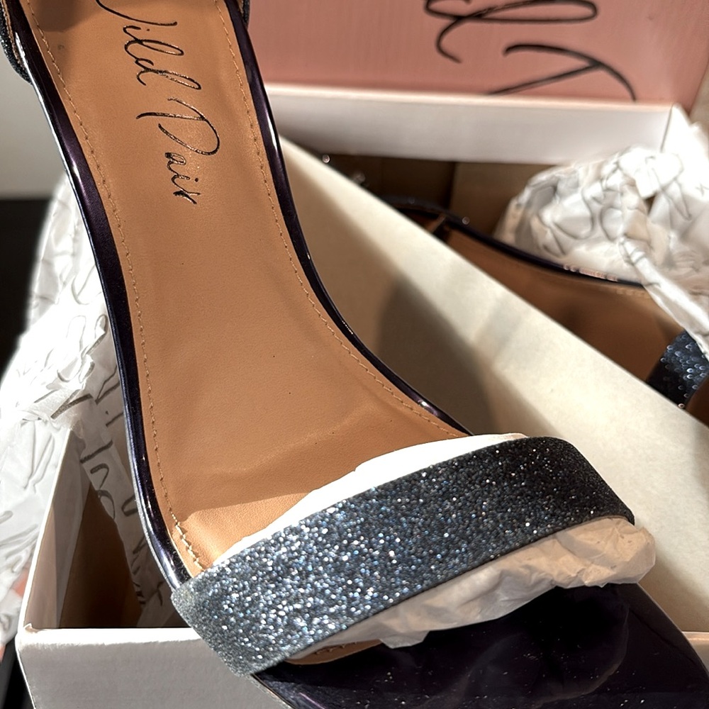 NIB [Wild Pair] Bethie Navy Ankle Strap Slip Resistant Stilettos Womens 7.5 or 9 - Picture 9 of 12